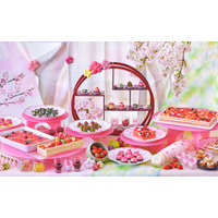 都ホテル京都八条で「いちごとさくら」ブッフェ、ケーキに餡ロールなど華やかな和洋スイーツ