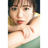 磯山さやか、デビュー25周年写真集の重版決定 魅惑的なボディライン浮かび上がるカットなど公開【余韻】