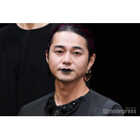 東出昌大、強烈ビジュアルで雰囲気ガラリ 成宮寛貴との初共演に刺激「毎日楽しいです」【サド公爵夫人】