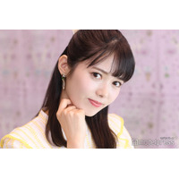 谷尻萌、“超ミニ”花柄ワンピで大胆美脚見せ「眼福すぎる」「圧巻のスタイル」とファン悶絶