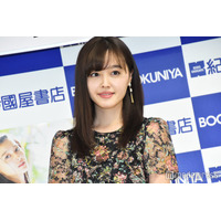 元モー娘。久住小春、美背中輝くブラックコーデでBLACK PINKライブ参加「髪色もロゼっぽい」ショットに「最強スタイル」「似合いすぎ」の声