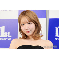 三上悠亜、オーバーサイズパーカーから美脚スラリ「ラフなコーデなのにオーラ凄い」「抜群のスタイル」と反響