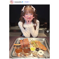 大食い女王・もえのあずき、ド派手ミニスカコーデ 香港フェスショットに反響「可愛さが限界突破」「スタイル良すぎ」の声