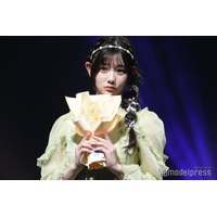 「今日好き」秋山みづき、ミニスカ×ブーツの冬コーデで美脚スラリ「スタイルレベチ」「透明感半端ない」の声