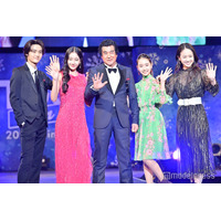 藤岡舞衣、父・藤岡弘、＆兄姉との18歳バースデー家族ショット公開「美形家族」「パパとの距離感素敵」