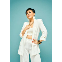 【独占コメント到着】Tinaが描く“今の自分”へのエール！新曲は10代の夢と現在をつなぐ人生賛歌