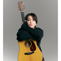 優里、人気女性歌手のライブへ “2ショット”も披露「仲良し兄妹みたい」「グッズ身につけてるの最高」の声