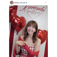 宇野実彩子、美デコルテ披露のキャミワンピSHOTに絶賛の声「激かわ」「ビジュよすぎ」