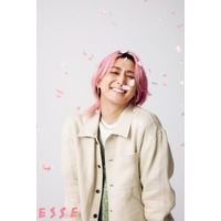Snow Man佐久間大介「ESSE」表紙初登場 癒やしの存在明かす「かわいすぎて…」