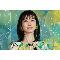 岡本夏美、美デコルテ輝くドレス姿「コスラバ」奥野壮撮影の“プロ級”ショットに「女子の夢が詰まってる」「貴重な1枚」の声