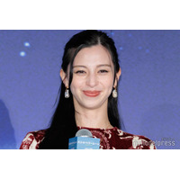 中条あやみ、29歳バースデーに幼少期ショット公開「おめめクリクリで面影ある」「絵画の天使そのまま」と反響