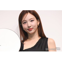 TWICEナヨン、爽やかタンクトップコーデに熱視線「思わず二度見」「ビジュアル最強」