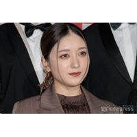 第1子妊娠中のみちょぱ、美脚際立つミニ丈姿で登場 神頼みするなら？「今1人じゃない体で」