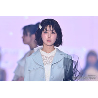 乃木坂46筒井あやめ、ガーリコーデで魅力輝く レースワンピが可愛い【TGC2026 S/S】