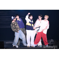 WILD BLUE、新曲ステージ初披露＆サプライズ 大学生24人と一糸乱れぬダンスで沸かす【AGESTOCK2026】