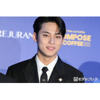 SEVENTEENミンギュ、肉体美際立つ腕まくり姿に視線集中「彫刻みたい」「太すぎてかっこいい」