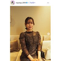 水ダウ「名探偵津田」キスシーン話題の美女、美肌輝くノースリドレス姿公開「プリンセスみたい」「うっとりする美しさ」の声