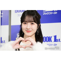 本田紗来、ショーパンからほっそり美脚披露「透明感すごい」「腰の位置高い」と反響