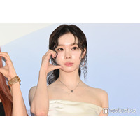 aespaウィンター、美肌＆ほっそり美脚際立つノースリワンピ姿に注目集まる「さすがの着こなし」「春の女神」