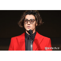 赤西仁「かみきった」長髪から大胆イメチェン 自撮りショットにファン悶絶「爽やかでかっこよすぎ」「新鮮」