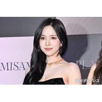 TWICEミナ、ぱっつんボブ×肌見せで印象ガラリ「二度見した」「破壊力すごい」と反響