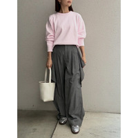 今、選びたいのはこんな色！【ユニクロ】のピンクニットでつくる春の洗練スタイル。【40代の毎日コーデ】