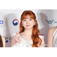 NiziUミイヒ、マリーちゃん姿でディズニーランドへ「可愛さ異次元」「着こなしがオシャレすぎる」と反響