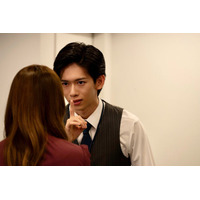 超特急・船津稜雅、筋肉ショット初公開「あざとかわいいワタシが優勝」第1話場面写真解禁