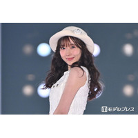 渡辺美優紀、美ウエスト＆美脚際立つオールホワイトコーデ 笑顔にキュン【関コレ2026S/S】