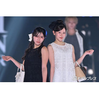 美人プロゴルファー姉妹・臼井麗香＆臼井蘭世、色違いコーデでペアランウェイ ノースリワンピで素肌輝く【関コレ2026S/S】