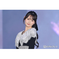 元NMB48メンバー、ミニスカから美脚スラリ 夜桜ショットに反響「彼女感がすごい」「色白でびっくり」