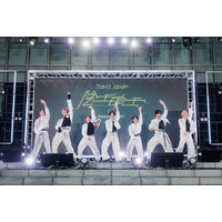 Travis Japan、歌舞伎町降臨＆強風切り裂く圧巻パフォーマンス 7人初CDシングルのリリイベに喜び【陰ニモ日向ニモ】