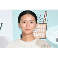 榮倉奈々、ミニワンピ＆フラットシューズで圧巻美脚「異次元の脚の長さ」「オーラ凄すぎる」と反響