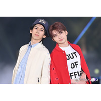 超特急リョウガ＆ユーキ、こなれファッションでペアランウェイ「見惚れた」「オーラすごい」と反響続々【ガルアワ2026SS】