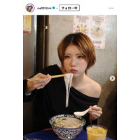 恋リア出身美女「ショートの魅力教えてあげる」ぴったりTシャツ姿でイメチェン報告「お姉さん感増した」「髪色新鮮」