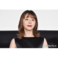 平野綾、舞台「チェンソーマン」マキマのビジュアル公開「再現度高すぎます」「美しい」の声