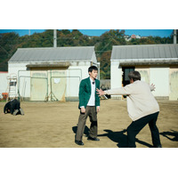 青木柚“転校生・優” 、「集団行動」に抗う『NEW GROUP』場面写真解禁