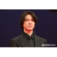 山下智久・福原遥・市原隼人ら「正直不動産」キャストが豪華集結 客席から登場で歓声沸く