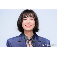 森七菜、スリットから美脚ちらり シックな衣装姿に「大人の色気凄い」「艷やかな透明感」と反響