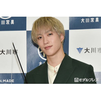 THE RAMPAGE藤原樹、鍛え上げられた腹筋のぞくライブ衣装ショットにファン歓喜「目が釘付け」「彫刻かと」
