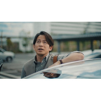 岡田准一＆山田杏奈、ドライブスルーで“朝マック”へ「グリドルとコーヒーのよう」相性抜群な演技披露