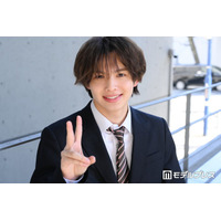 「今日好き」今井暖大（はると）、姉＆妹との韓国プールショット披露「ビジュアル抜群」「たくましいアリエルで笑った」