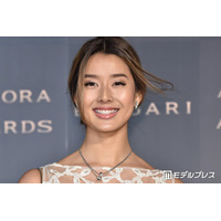 すみれ、爽やか新ヘア＆美ウエスト披露「ナチュラルなのに色気がある」「ヘルシーでかっこいい」と絶賛の声