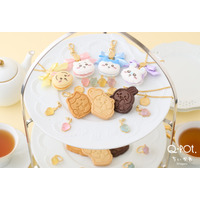 ちいかわたちがマカロンやクッキーに！「Q-pot.」スイーツアクセサリー発売