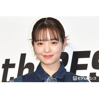 横田真悠、レーススカートで美脚透ける「大人の魅力が増してる」「頭身バランスが神」と反響