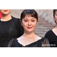 貫地谷しほり、美肌輝く黒キャミソール姿披露「透明感が半端ない」「大人の魅力が凄い」と反響