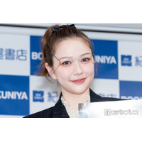 村重杏奈、舌ペロ幼少期ショット公開「面影ある」「髪くるくるで可愛い」と反響