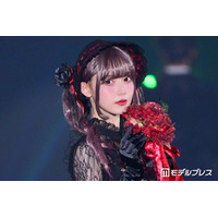 高嶺のなでしこ・松本ももな、ゴスロリコーデ×紫ヘアで雰囲気ガラリ 高貴な世界観で魅了【関コレ2026A/W】