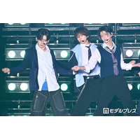 TAGRIGHT＆YUMEKI（ユメキ）制服姿でコラボ 学園寸劇→キレキレダンスのギャップで魅了【関コレ2026A/W】