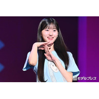 AKB48初“研究生センター”、プリーツミニスカから美脚スラリ「全部可愛い」「元気さが伝わる」の声
